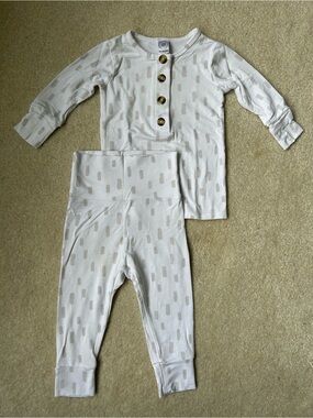 Lou Lou & Company top + bottom set, Mac (white/gray), 3-6 months